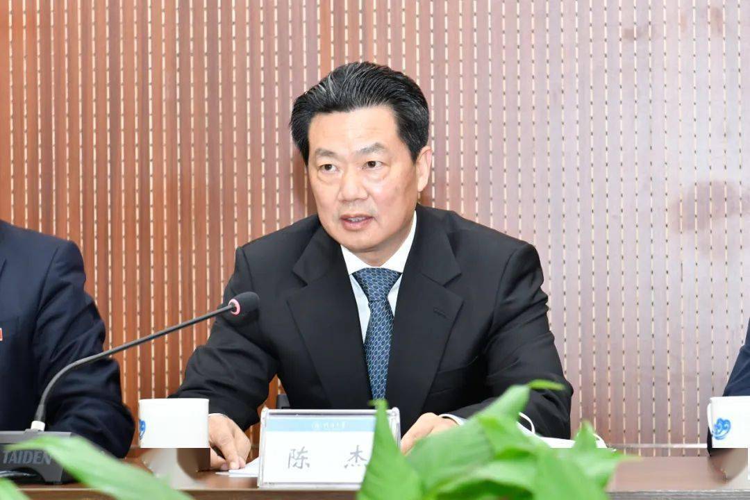 陈杰在讲话中指出,我们纪念严恺院士,要谨记他拳拳赤子,心系江河的