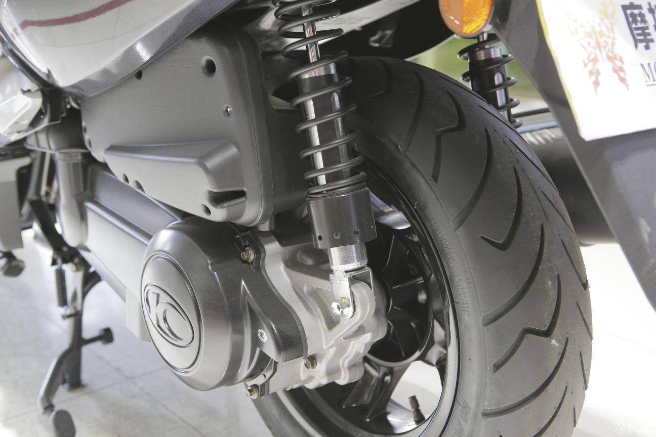 既可旅行又能代步的踏板车,光阳 xciting r 250表现如何?