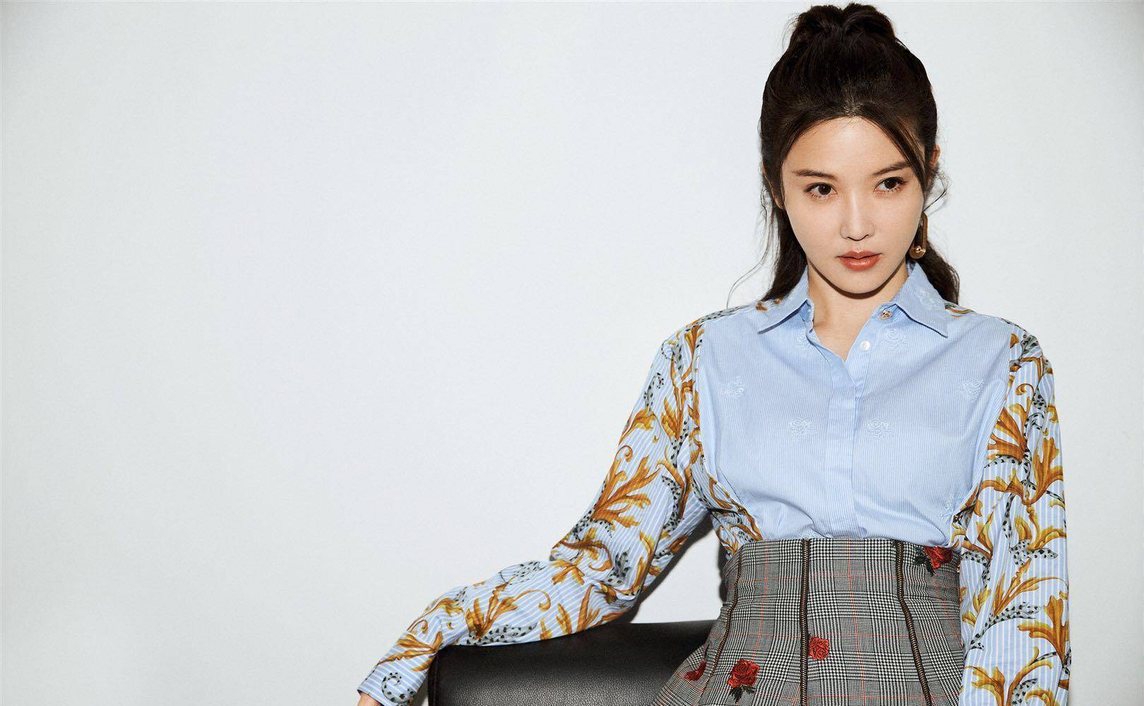 杨子珊这一身look,超符合春季审美,毫无违和感