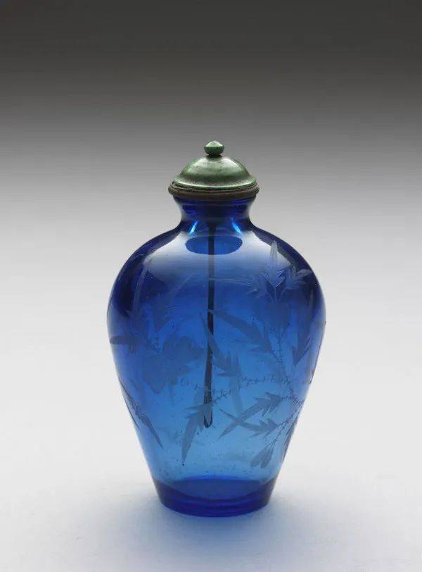 故宮鼻煙壺選萃　国立故宮博物院 清宮上流時尚！ 最強鼻煙壺大展閃亮登場：專訪臺北故宮「士拿乎