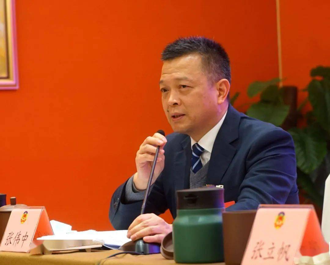 【贯彻二十大】张伟中:厚植为民情怀 甘做金融工匠_发展_工作_企业