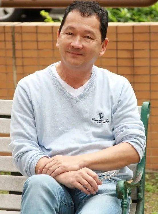 香港知名老戏骨患胃病,本人回应需要静养,盘点患病的明星们_身体_病症