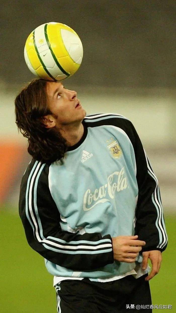 梅西,从年初的一个惊世骇俗的长发少年,变成了风云变幻,如虎添翼的