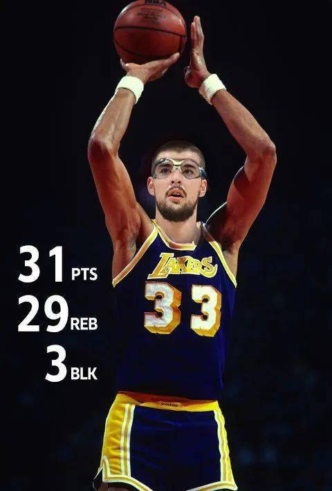 湖人不要的祖巴茨!_比赛_中锋_进攻篮板