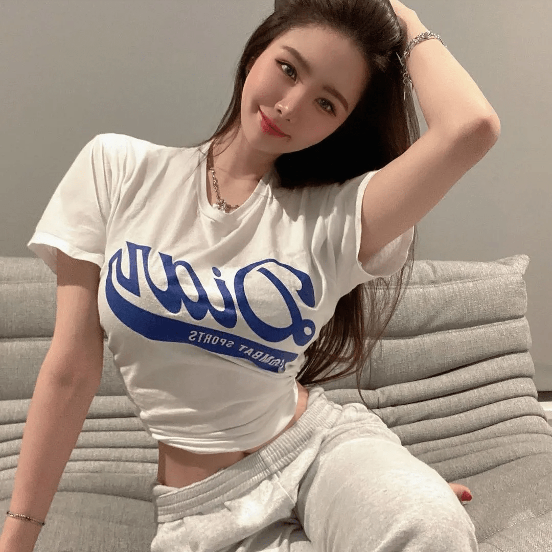 大家先来感受一下,这些韩国新晋女神的颜值和身材,你就明白了.