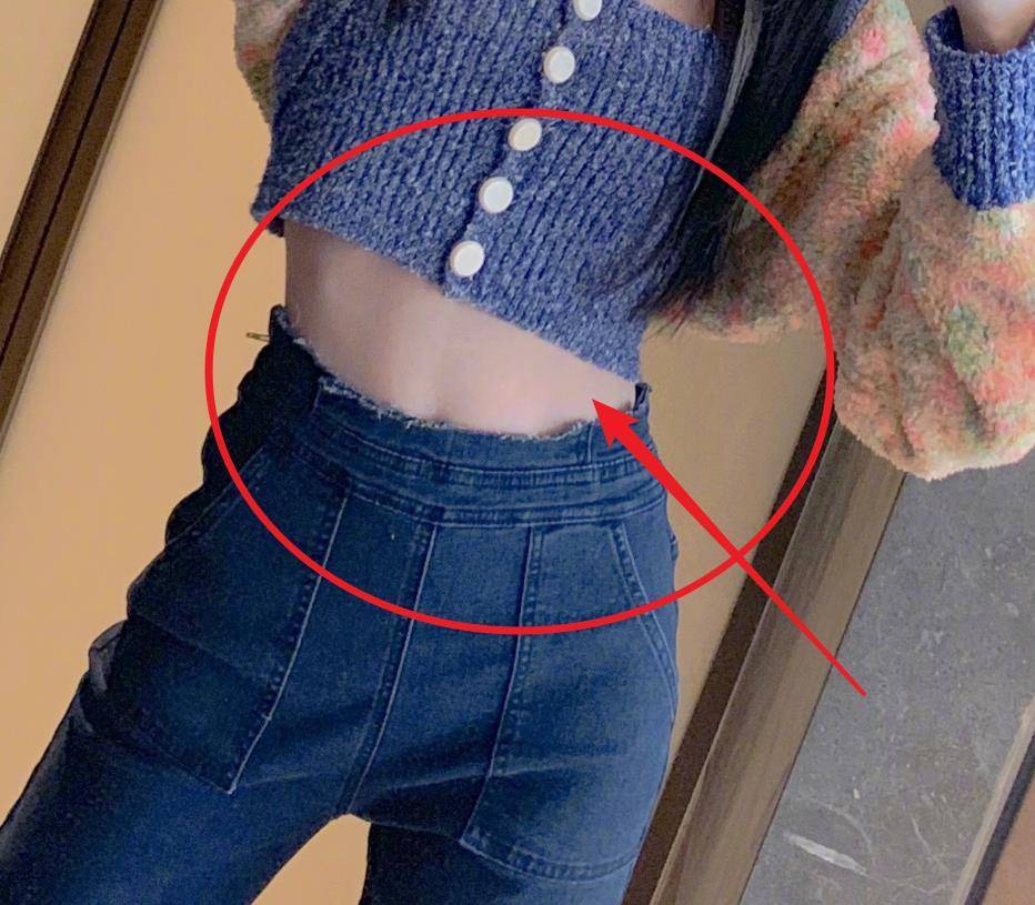 鞠婧祎晒美照,马甲线成焦点,比正常腰围还小20cm是认真的?