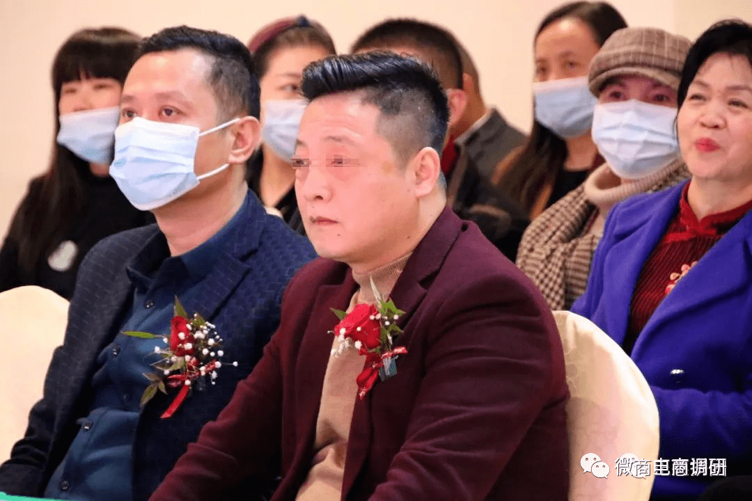 中国微团的拼团游戏：在微团吉蜜投入3000元