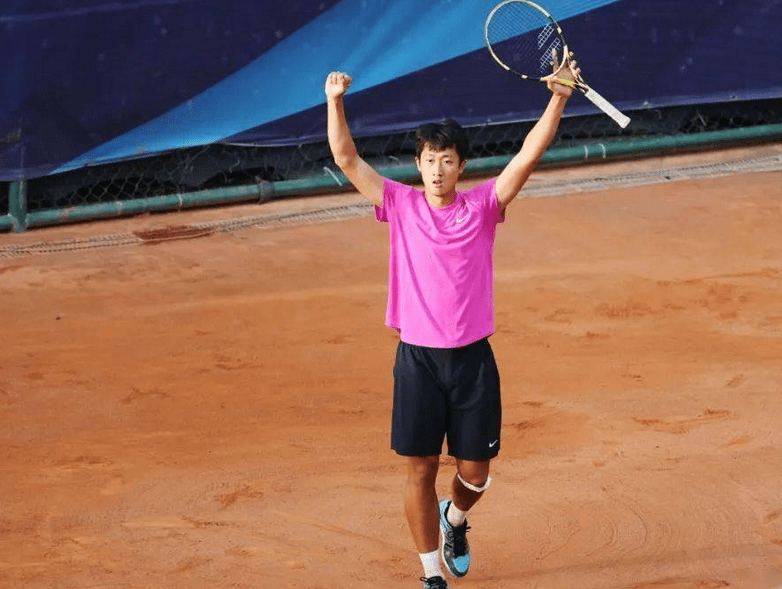 中国网球有一天才横空出世,击败6大种子选手一黑到底_李泽楷_实力