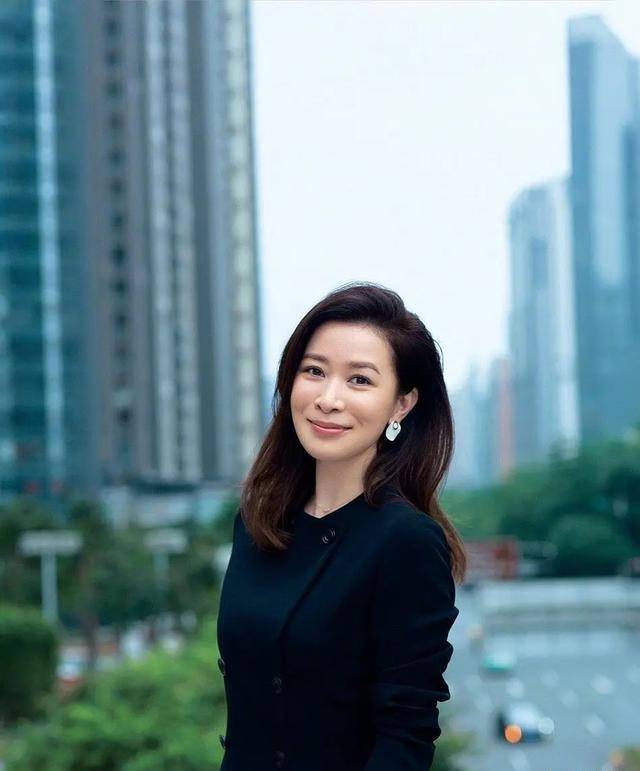 港星来到内地往往水土不服,佘诗曼和胡军,唐国强等大腕合作的电视剧