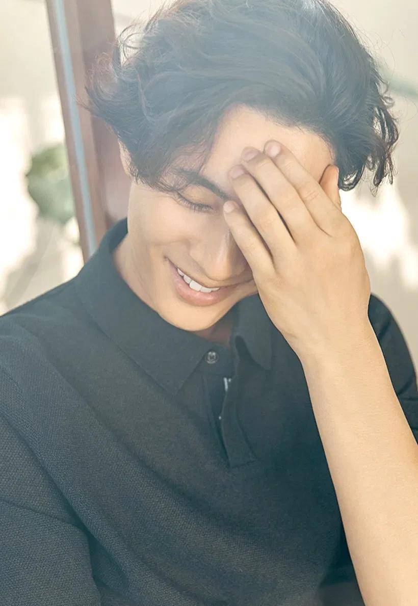 消失大银幕10年,42岁的元斌新代言照仍帅到引热议_作品_策划_岁月