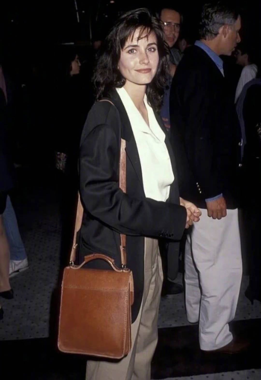 经典即是永恒老友记monica的复古穿搭如今依然时尚