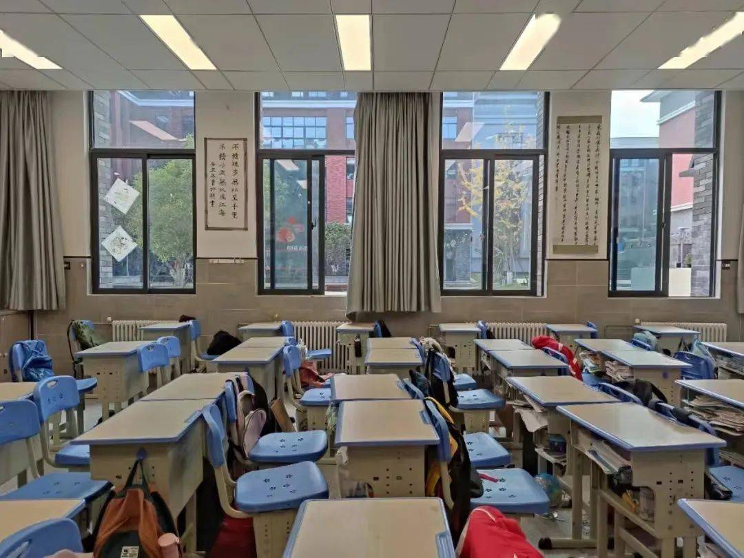 李端棻中学学生教室,寝室为暖气取暖,让学生能在温暖的环境中学习
