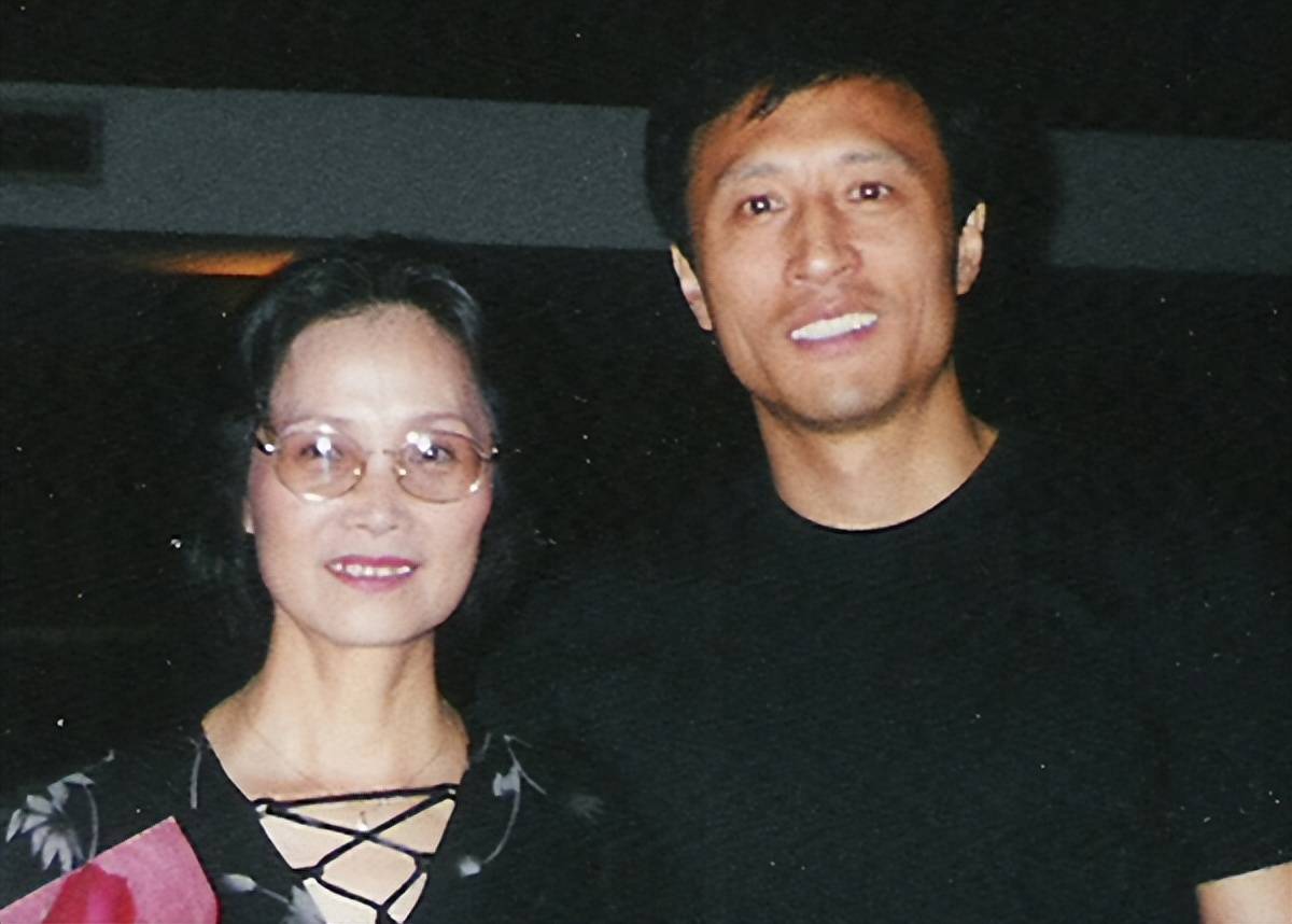 著名演员王洛勇:我这辈子最正确的决定,就是娶了一个平凡的妻子