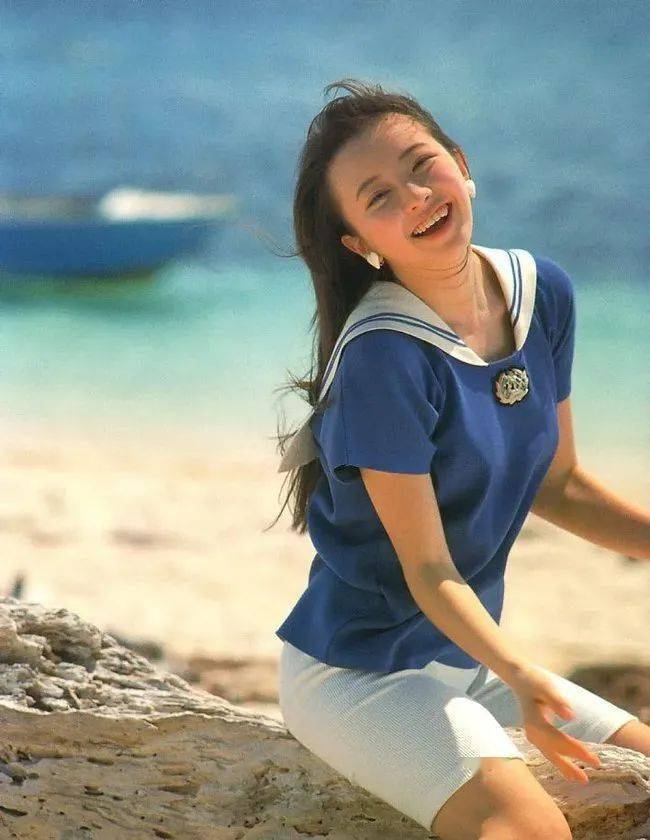 欲风写真中绝对的存在,如山口百惠浅野ゆう子三田寛子除了善用元素外