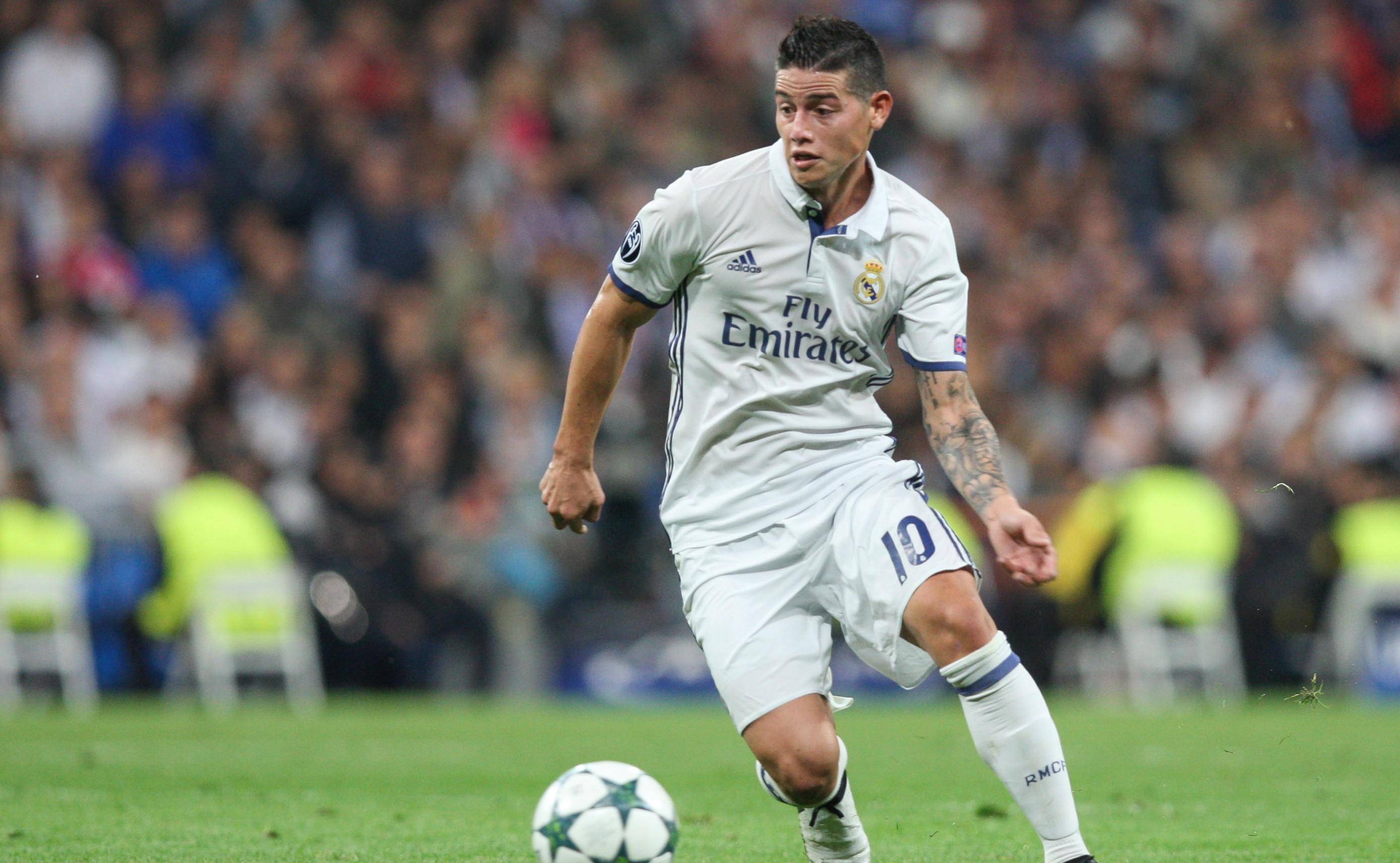 2014年巴西世界杯,小组赛三射三传,贡献6粒进球成为球队的绝对主宰.