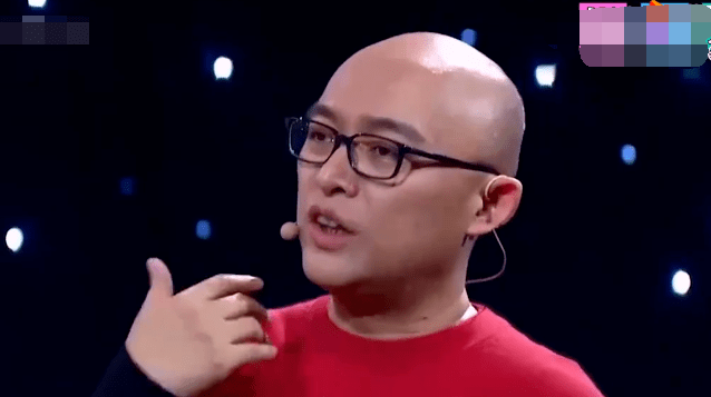 孟非的女儿孟星亚,小名苹果,1997年出生,今年24岁.