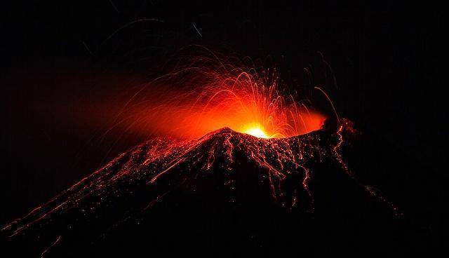 陶波火山喷发中断?
