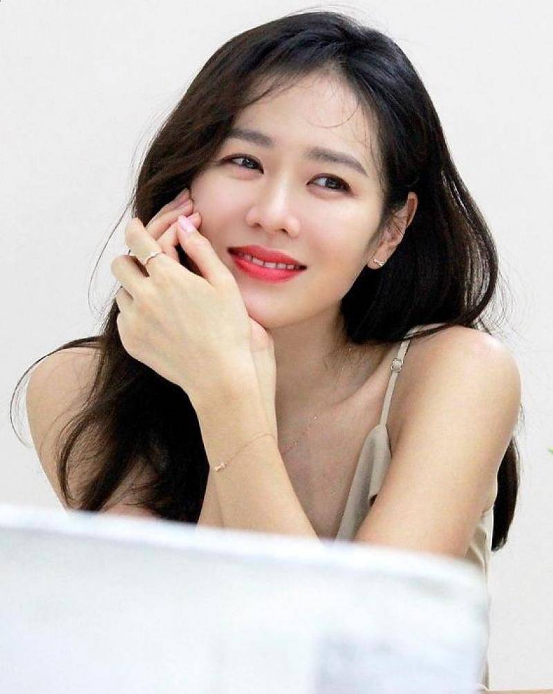 "全球百大最美女性"孙艺珍用这3大造型诀窍,完胜年轻妹子_时尚_知性