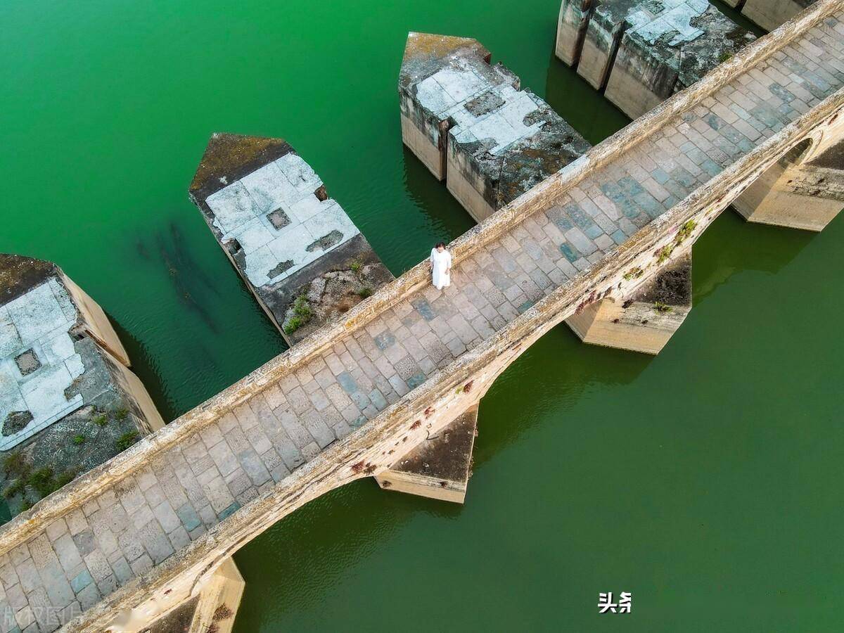 航拍云南昆明海口川字闸百年来滇池治水最佳见证者_石材_通体_桥孔