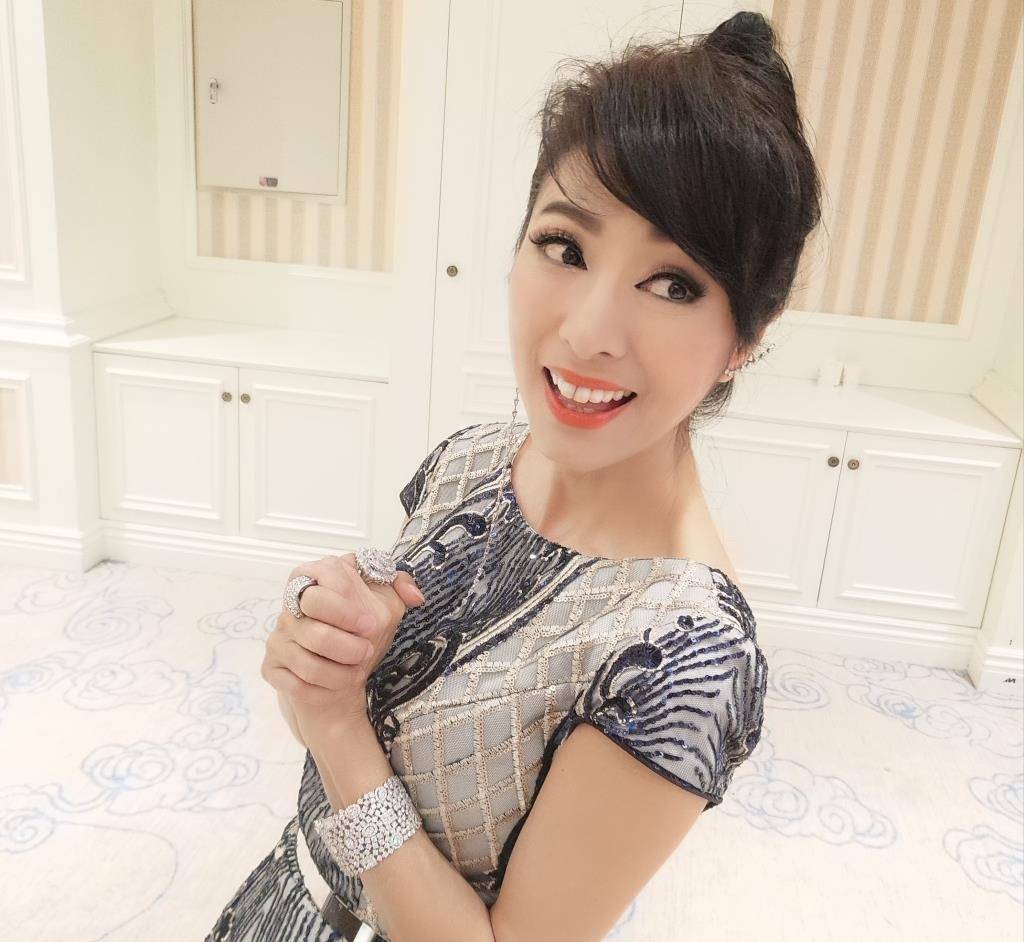 痛失挚爱11年单身做真黄蓉,米雪经历了什么_尹志强_成龙_邓丽君