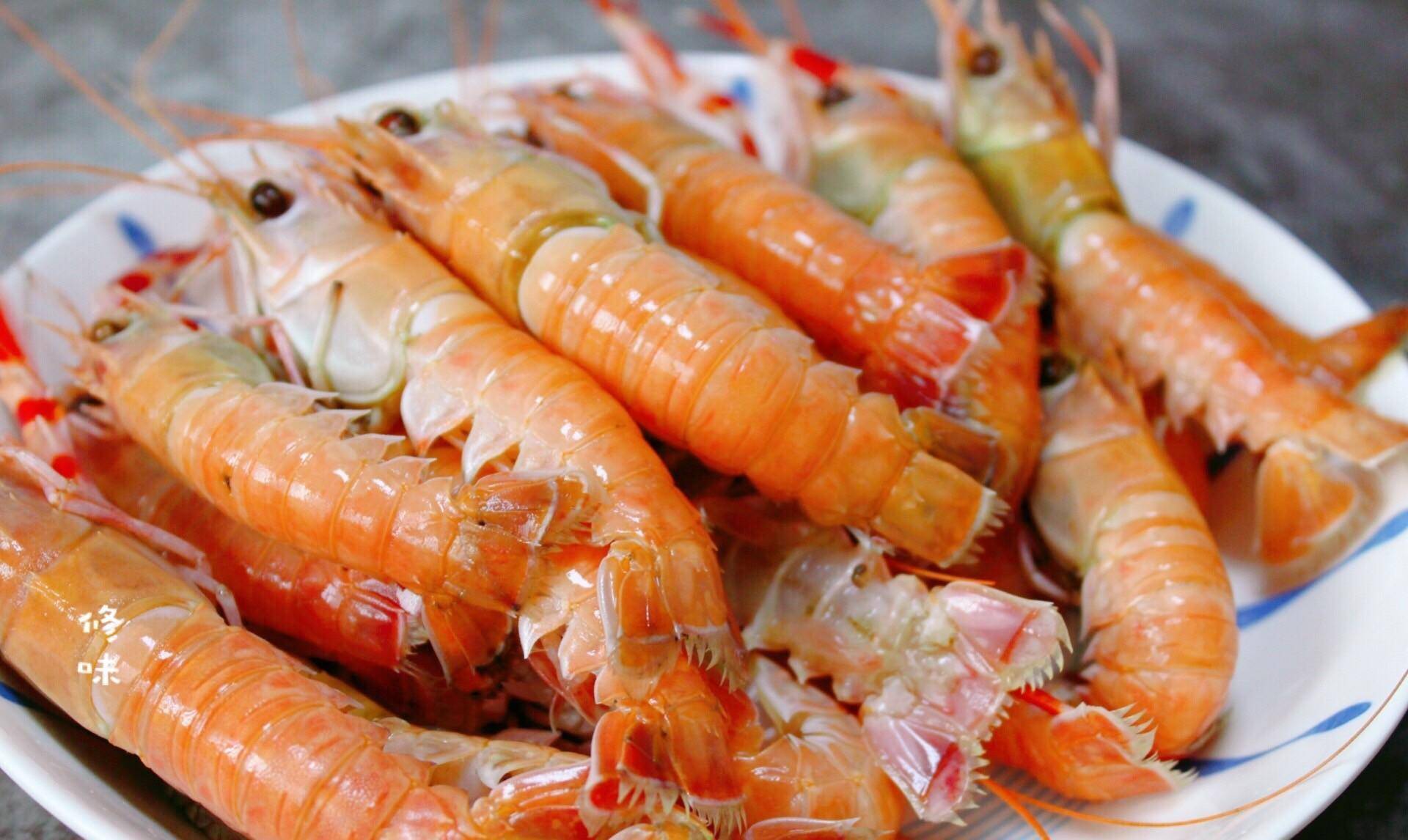 买来的"海螯虾"我不会煮,我丈夫自己做饭,肉质细嫩柔软,香到吸手指