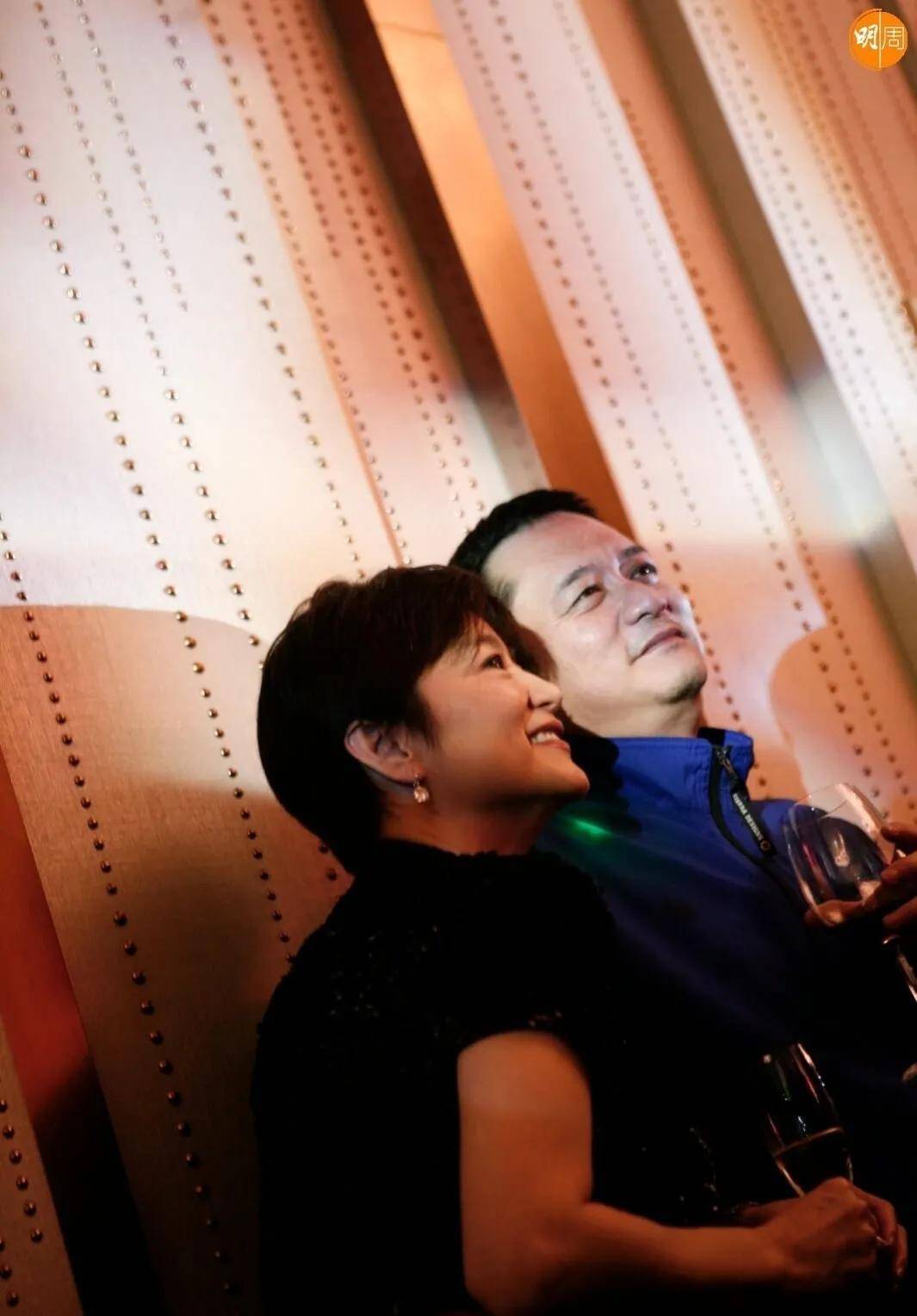 时装展,皮裤豹纹穿搭引领潮流,有叛逆少女的感觉_张叔平_网友_女儿