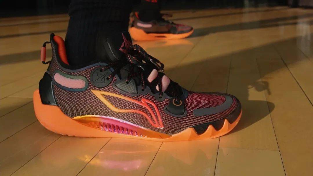 1499的李宁篮球鞋,值吗? | jb1 实战测评_库里_flotro_的设计