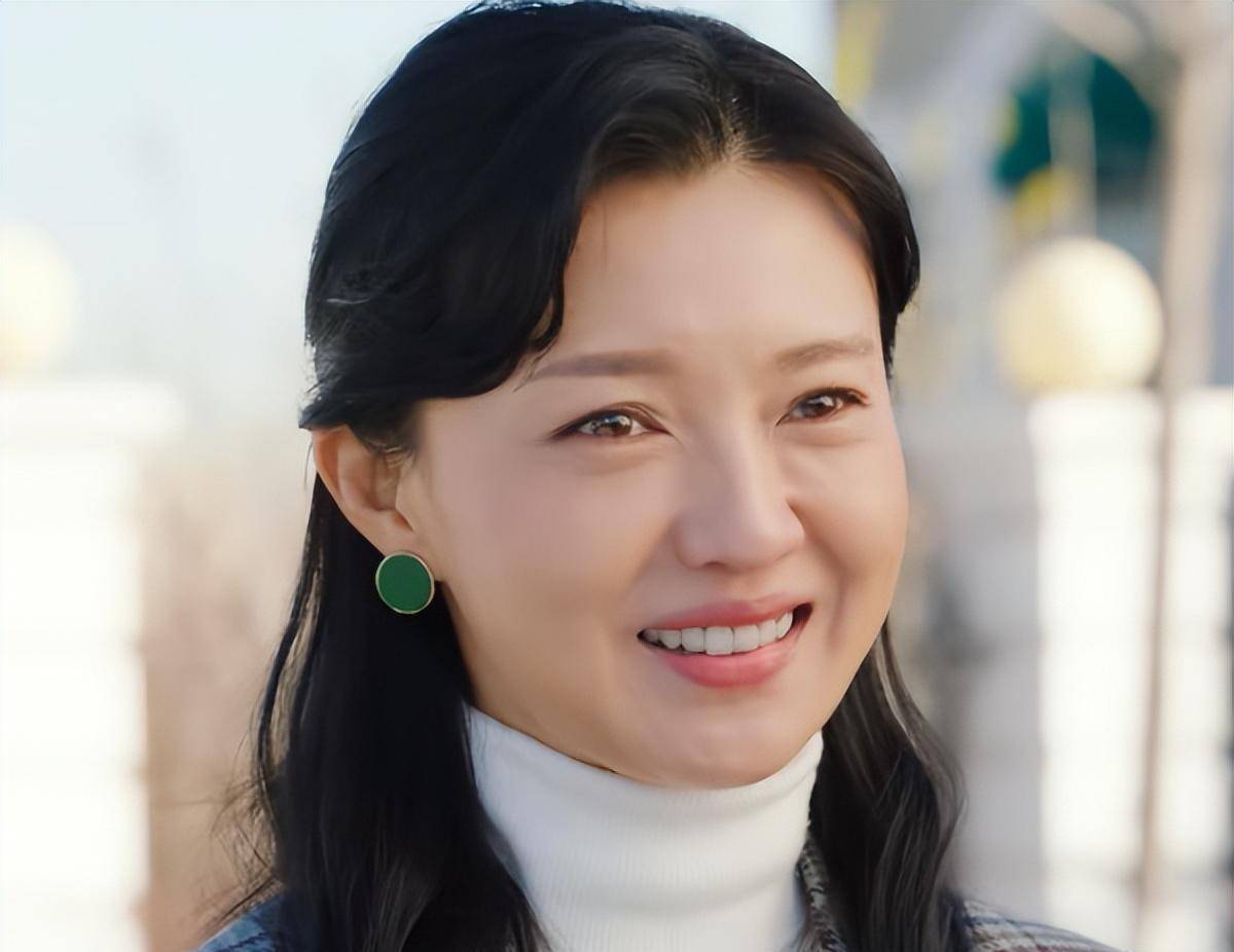 我最爱的家人:傅晶45了还那么美,演得也好,但被