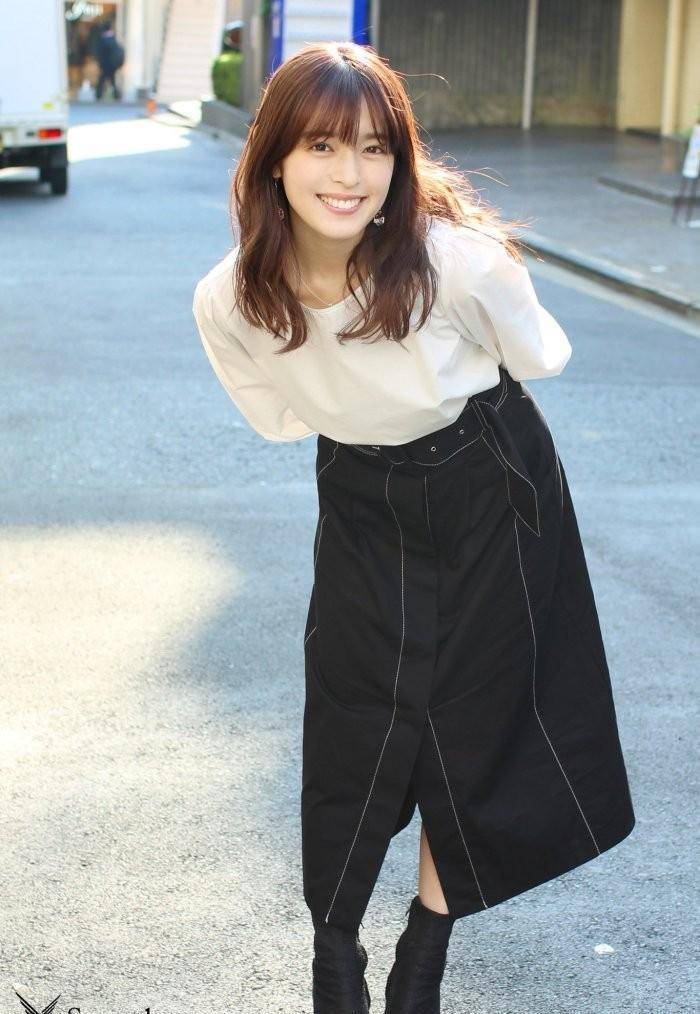 矢作穂香一吻成名后,穿衣甜美又减龄,每一套都是教科书级别