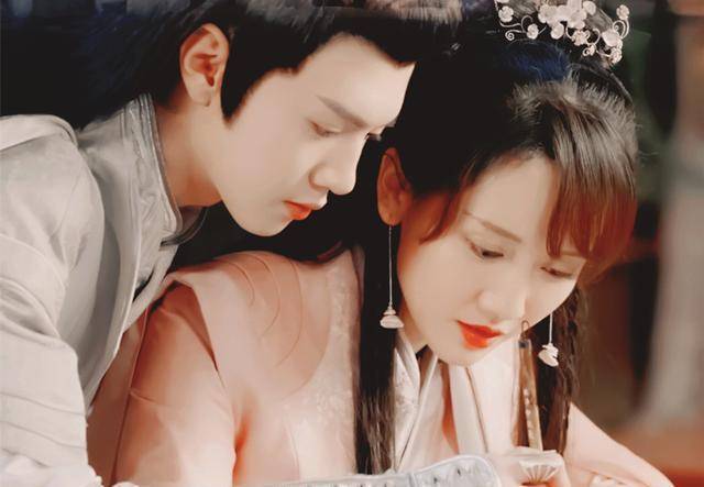 李墨之最新主演的电视剧《凤唳九天》隆重开播,作为主演,她与陈哲远