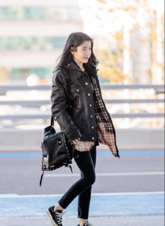 iu李知恩复古港风大片好美,闪闪惹人爱,衣品总是这么好_整体_风格