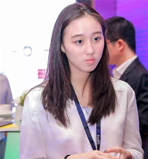 何超欣入学清华,获奖学金证明学霸身份,给四太长脸_时候_女儿_心情