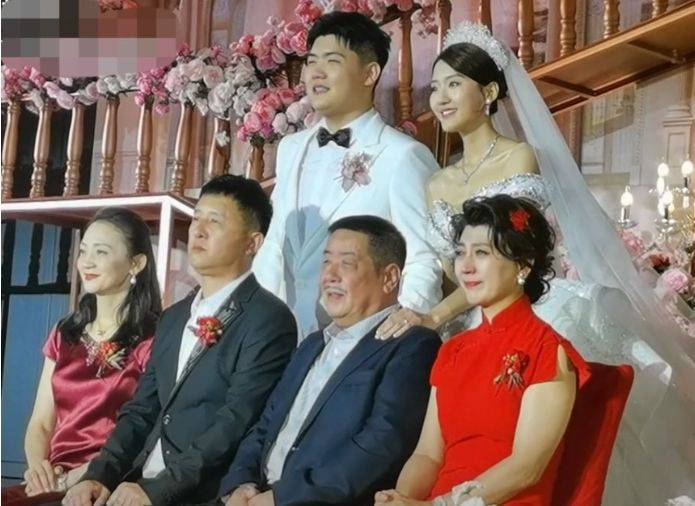 主持人王为念遇上闫学晶,被调侃62岁还没结婚,名嘴也被怼到语塞_郝