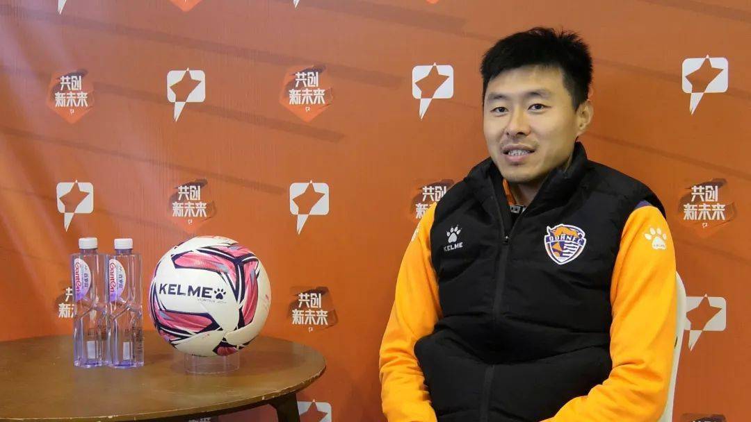 中甲| 姜宁:帮助家乡球队冲超是我的使命_足球_赛季_青岛