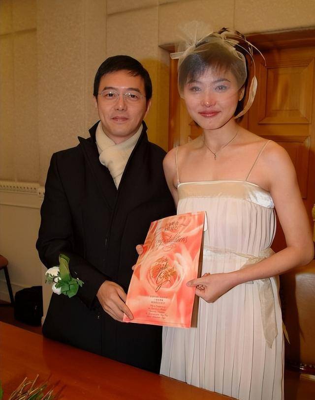 演员张妍结婚照图片