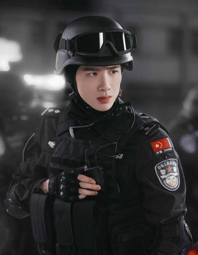 白敬亭想加郭麒麟好友,网友调侃:这得先问郭德纲吧!_李现_时候_访谈