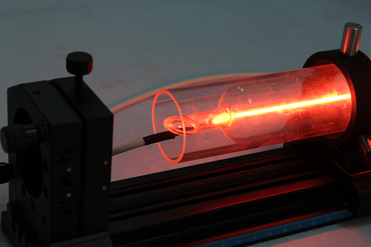 清华大学教授,镭测科技公司顾问张书练表示,氦氖激光器,是气体激光器