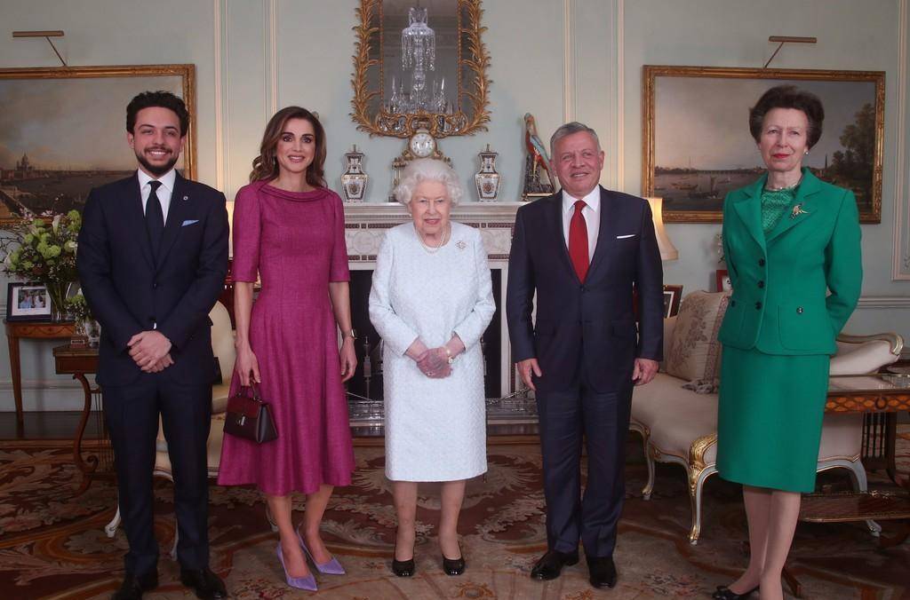 盘点中东王室各位"宠后",莫扎王后拥有实权,约旦王后好会穿衣_伊朗