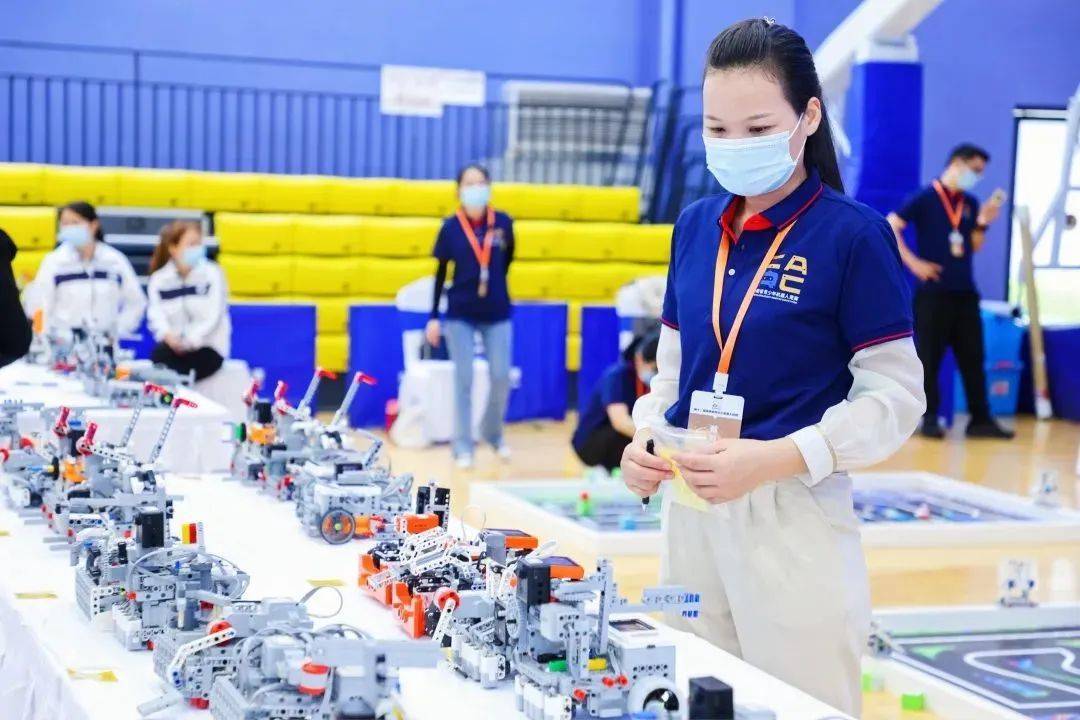 全国多省市赛事陆续举办,中鸣机器人为全国学生带来多场科创盛宴_竞赛