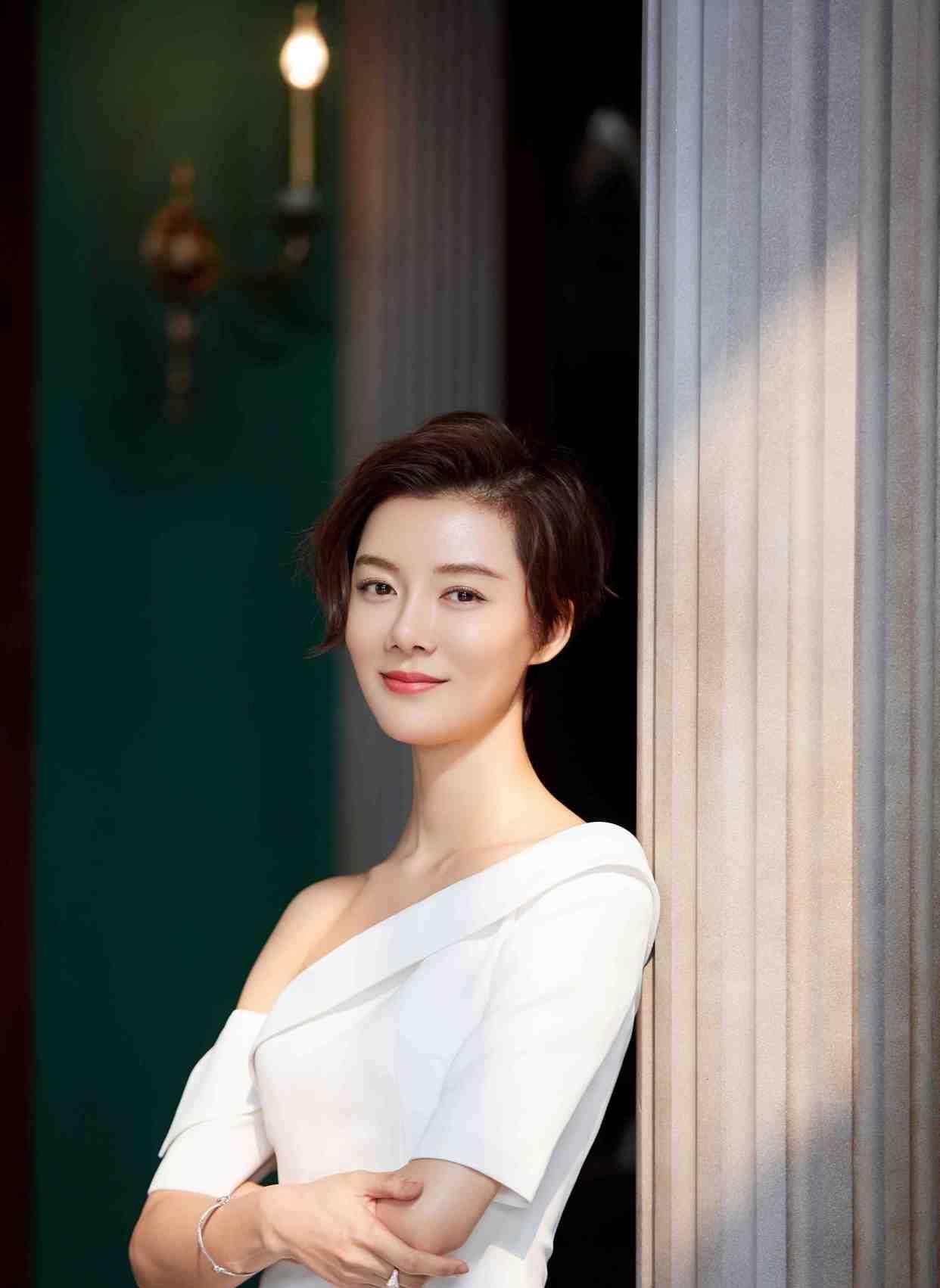 39岁车晓自曝相亲经历,相亲过程太离谱,自曝小时候和妈妈矛盾多_生活