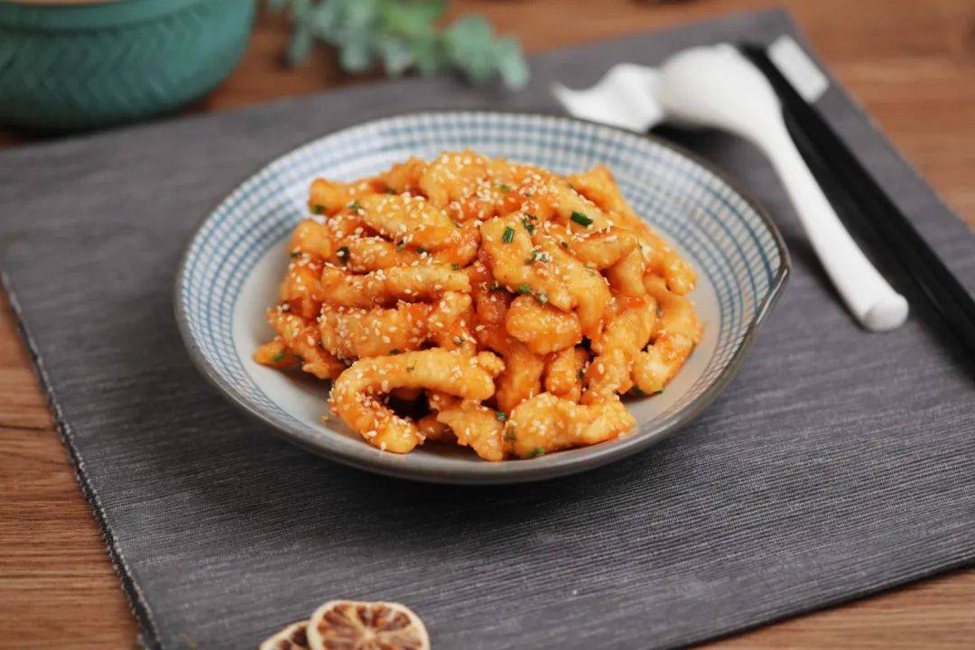 每食计划-糖醋鸡柳,酸甜可口,好吃还不腻!赶紧收藏~_小厨_风味_做法