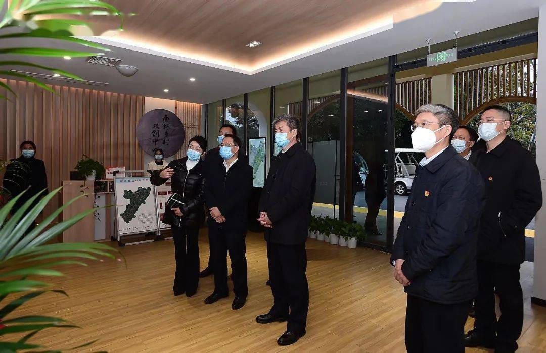 今天,四川天府新区党工委党校正式揭牌成立_建设_城市_公园