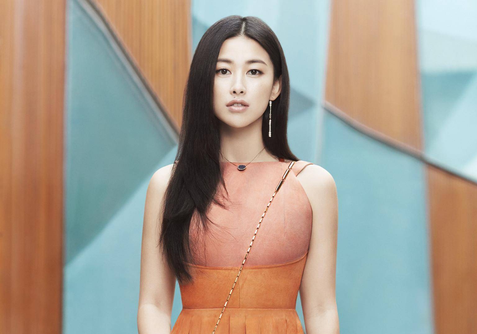 时尚万种的朱珠,连续八年入选"全球百大美女"_中国_电影_评选