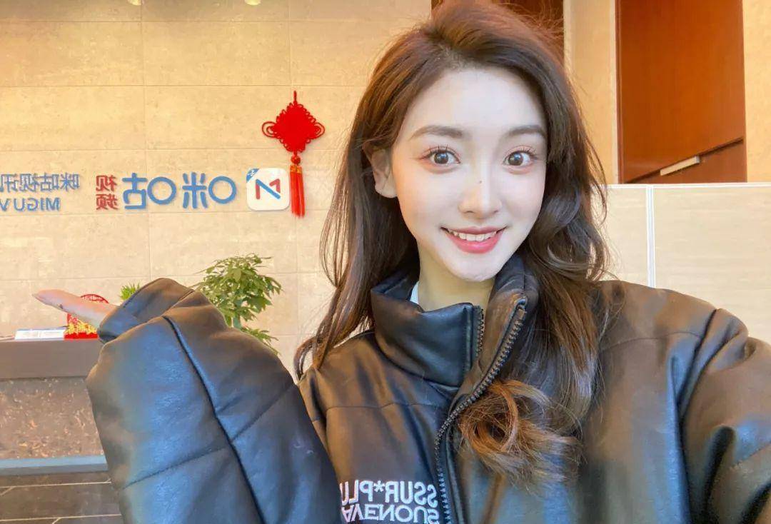 金佳悦确实很美!不愧是新晋nba最美女主播_大陆_元阳_本源