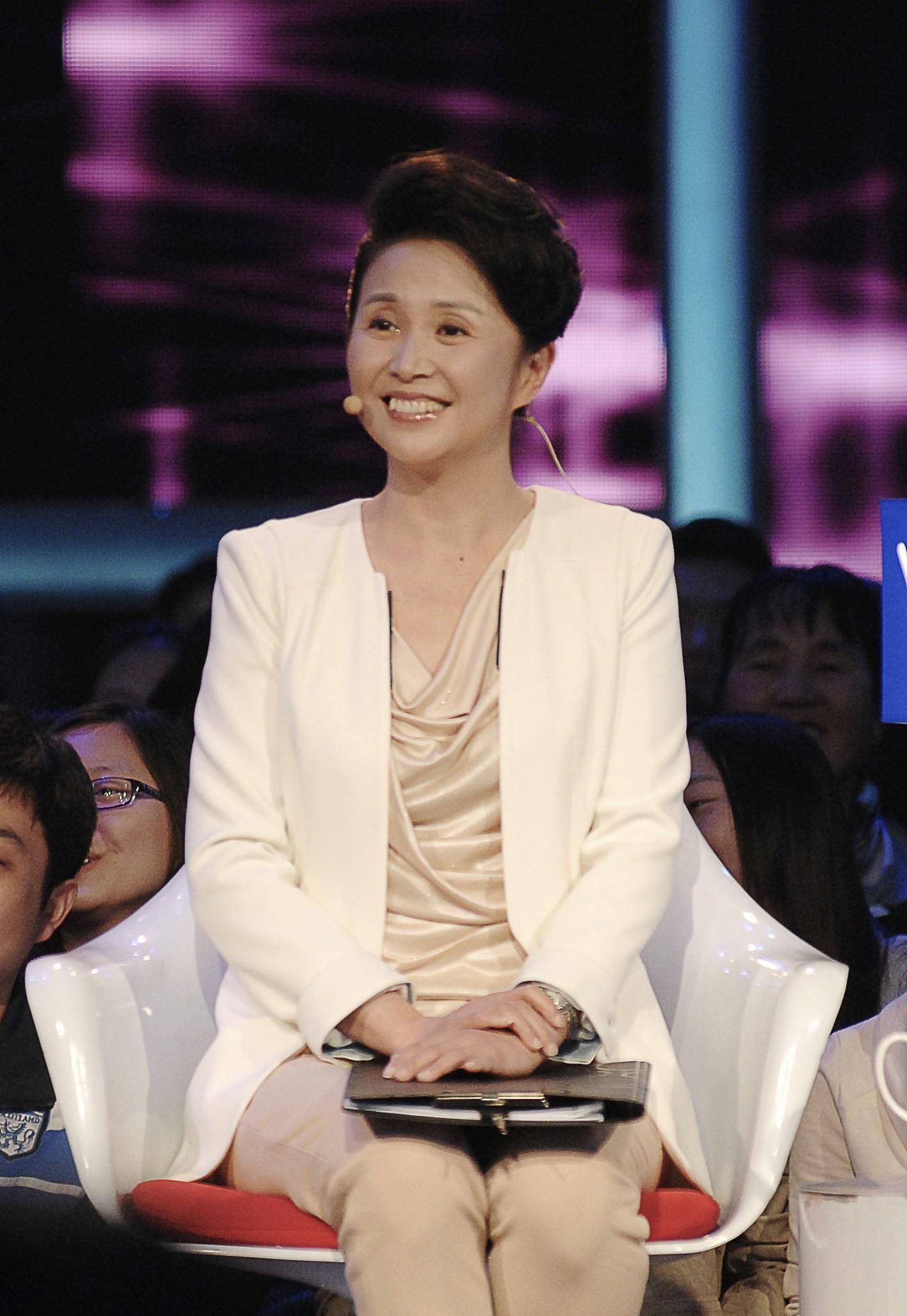 非诚勿扰黄菡退圈后罕现身!