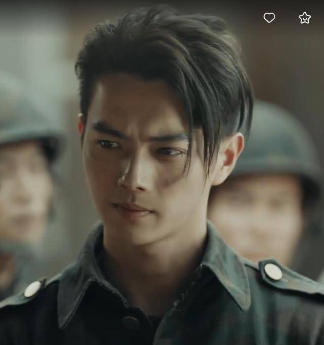 《烈火军校》:许凯怎么变得这么油腻了?_军人_造型_剧里