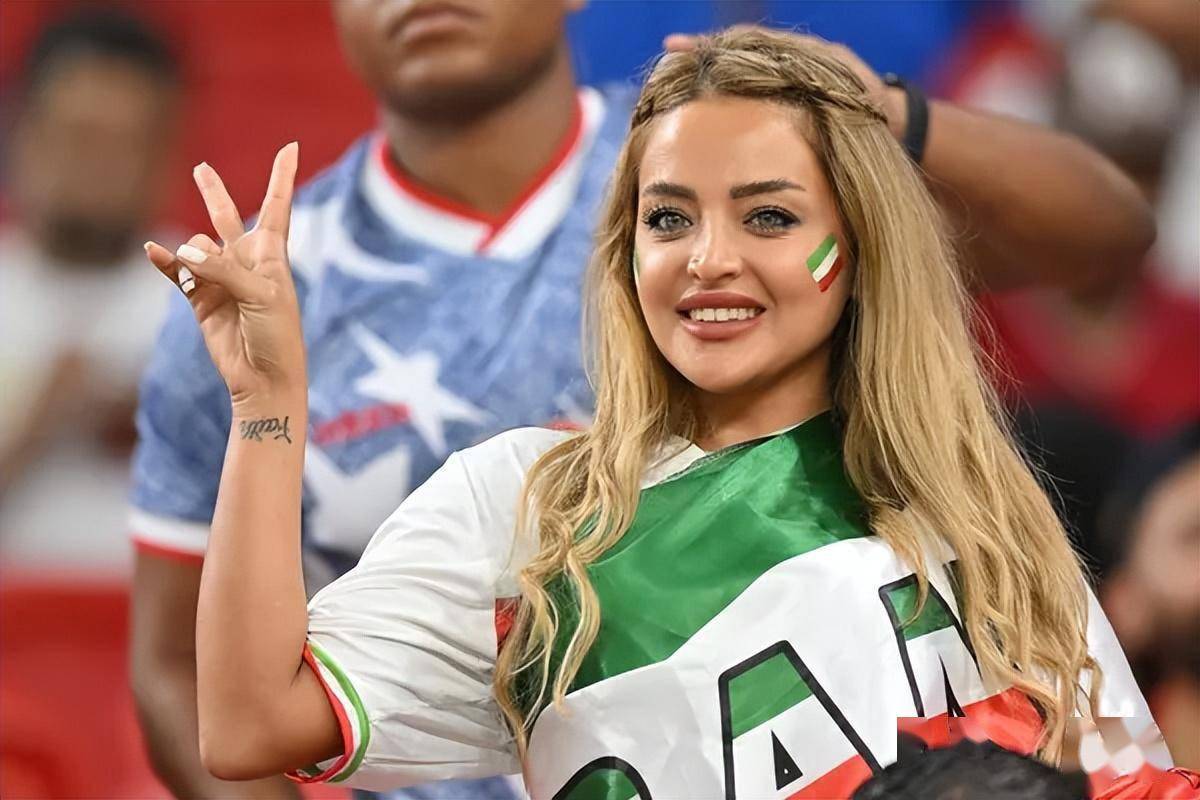 年卡塔尔世界杯赛场上的女球迷,令人眼花缭乱(图)_比赛_体育场_巴西