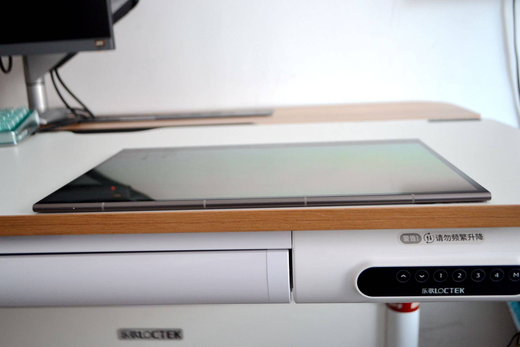 到底该不该买便携屏？手机+便携屏真能变电脑？联合创新15Q1F测评