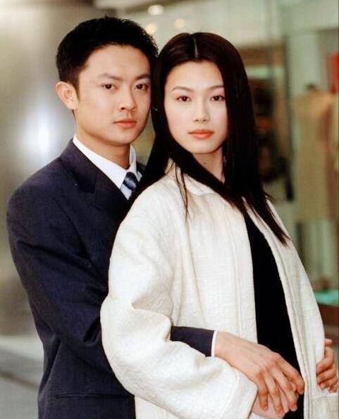 2002年,印小天出演《拿什么拯救你,我的爱人》,他和刘烨,于娜红遍大江