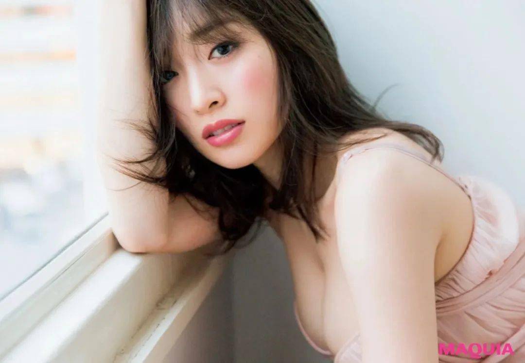 日本4人中已有1人感染过新冠；日本国脚因长相帅气在中国走红；蜜雪冰城日本首店丨百通板第111期_手机搜狐网